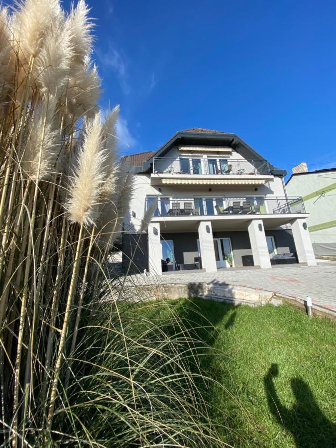 Balkon Apartmanhaz Panzio Balatonfüred Zewnętrze zdjęcie